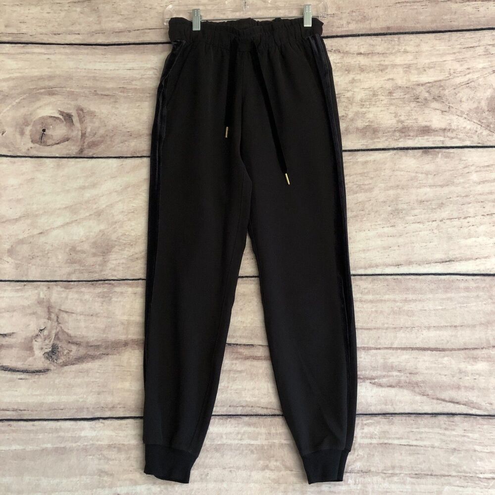 Lululemon On the Fly Jogger  2 Womens Black Velvet Trim Pockets Drawstring Yoga